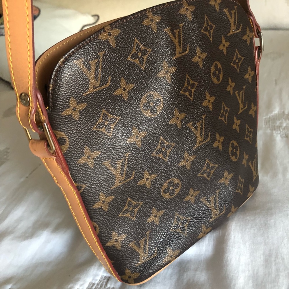 FAKE Louis Vuitton Crossbody
